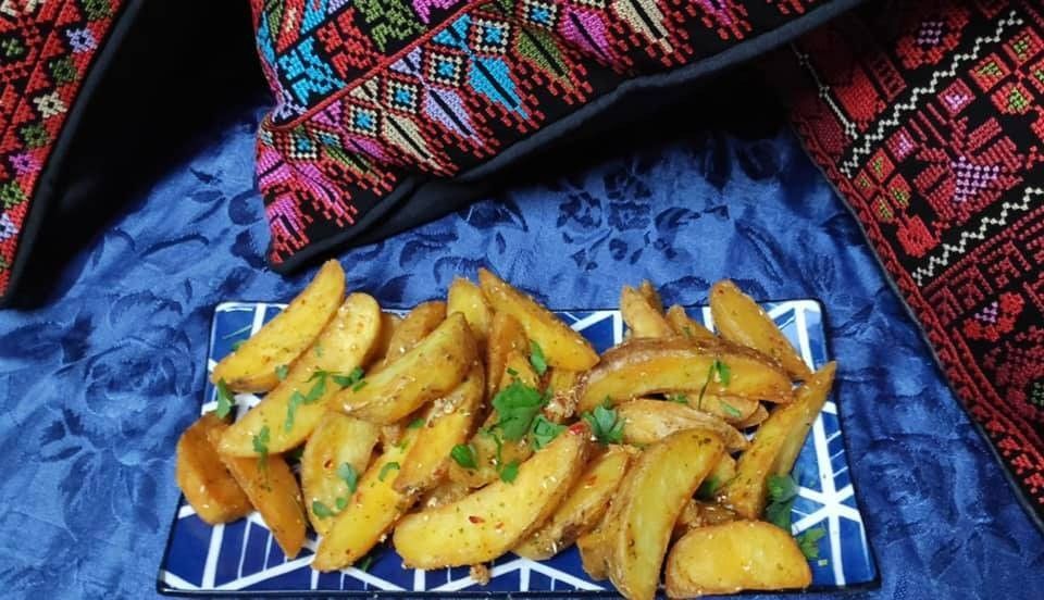 Batata harra : pommes de terre sautées à l'ail et à la coriandre